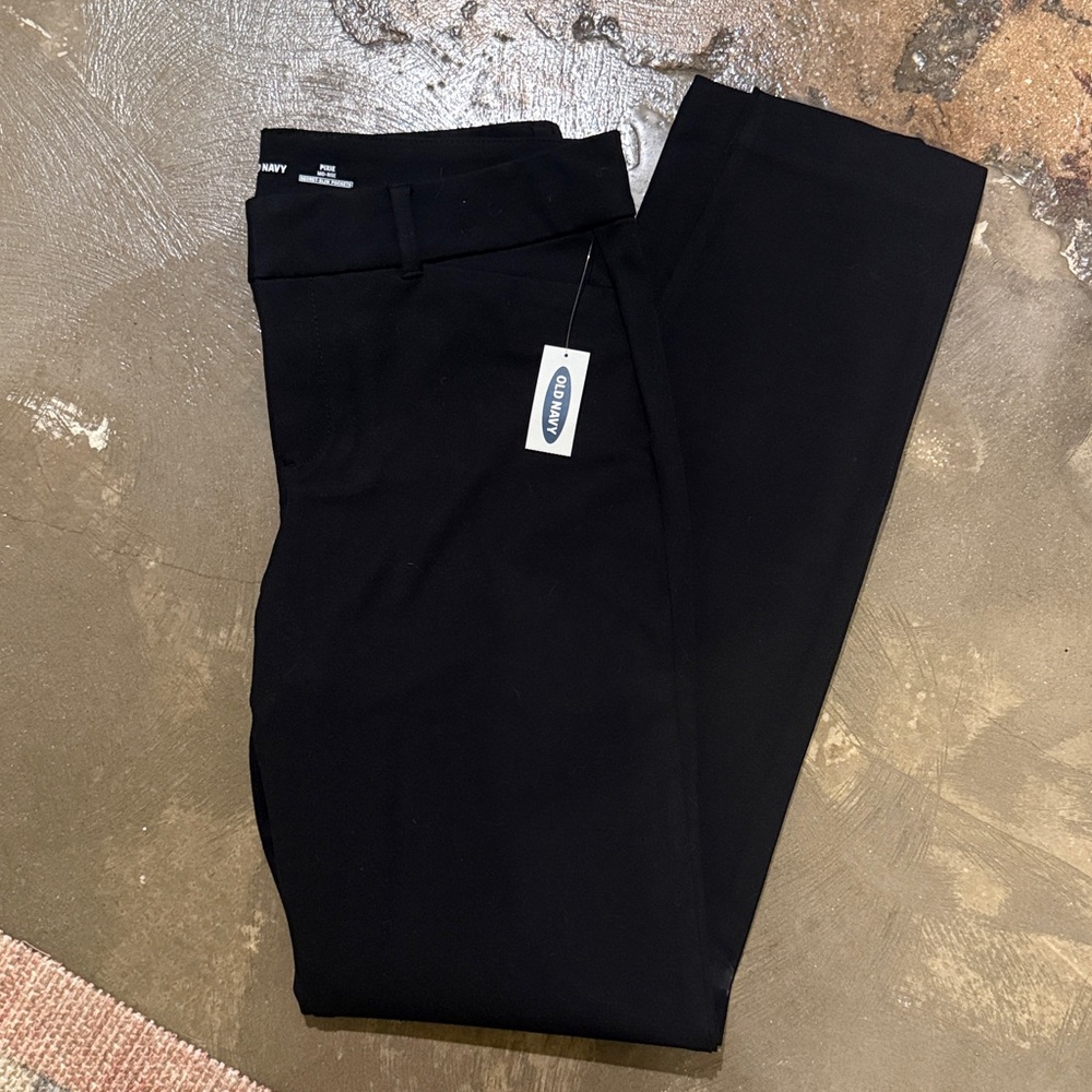 Old Navy Black Pixie Pants NWT